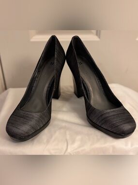 Naturalizer Women's Black Textured Block Heel Pumps